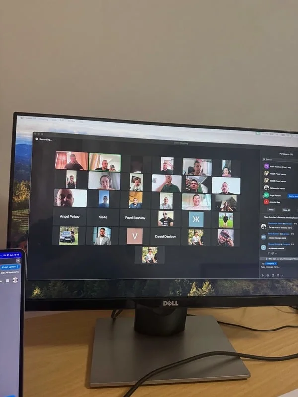 Групов разбор на живо в Zoom с участници от общността